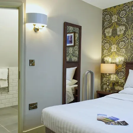 Hotel The Dean Court