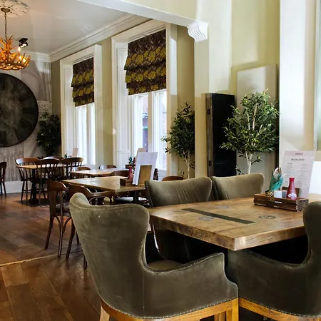 فندق The Dean Court