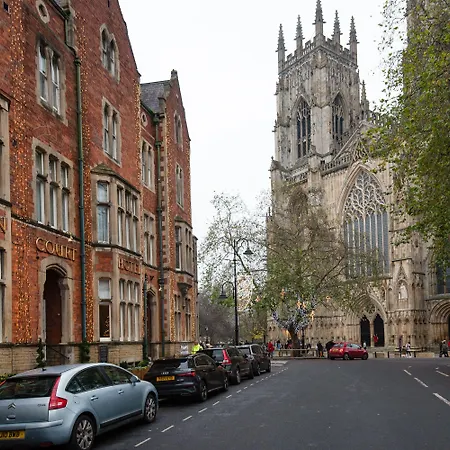 The Dean Court فندق يورك