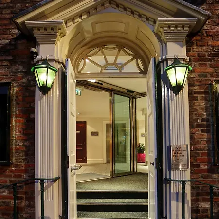 The Dean Court 4* York