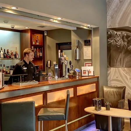 Hotel The Dean Court 4*