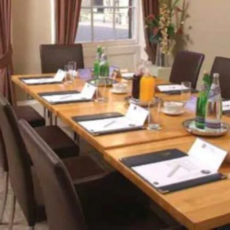 Hotel The Dean Court