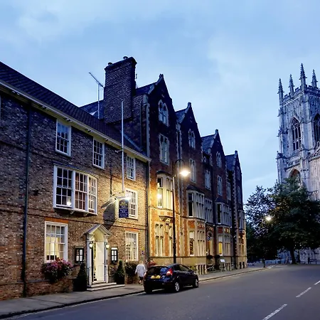 The Dean Court 4* York
