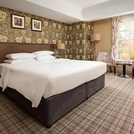 Отель The Dean Court 4*