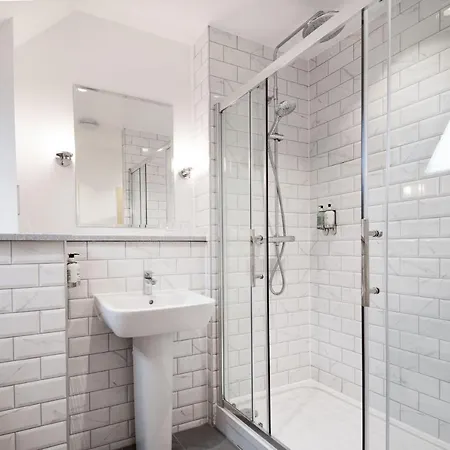 The Dean Court 4* York