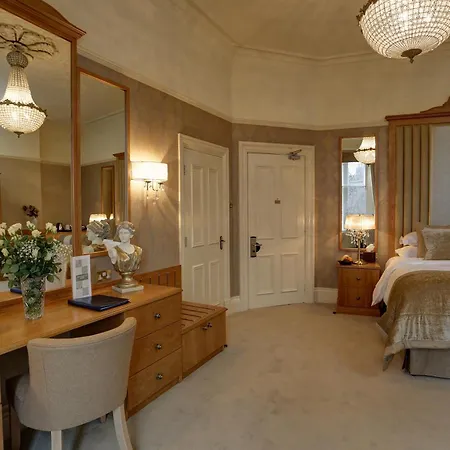 Hotel The Dean Court