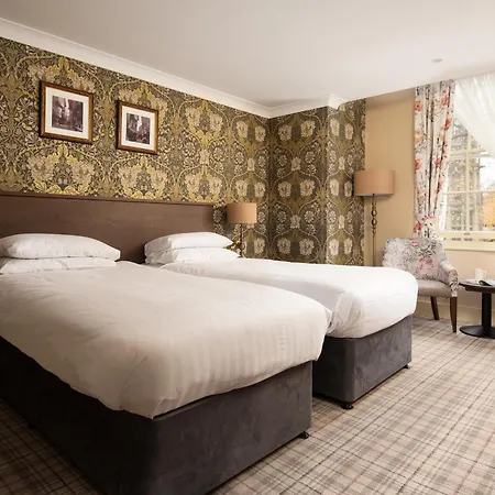 Отель The Dean Court 4*