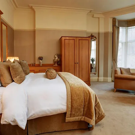 The Dean Court Hotel 4*