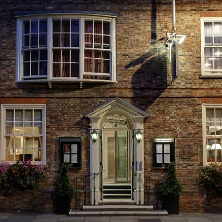 Hotel The Dean Court 4*