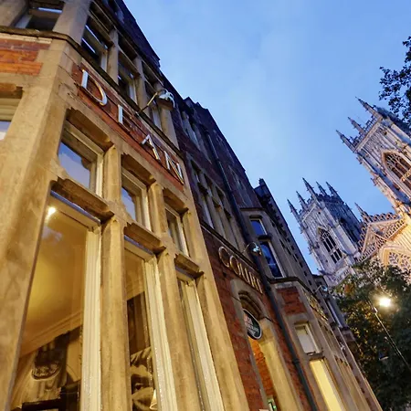 Ξενοδοχείο The Dean Court