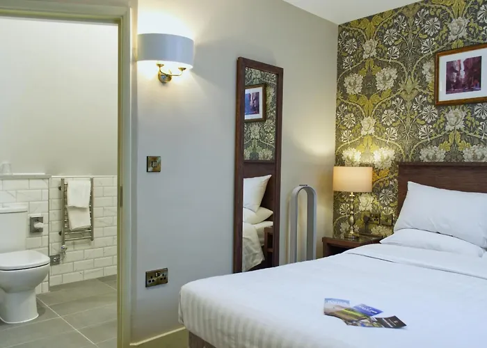 Hotel The Dean Court