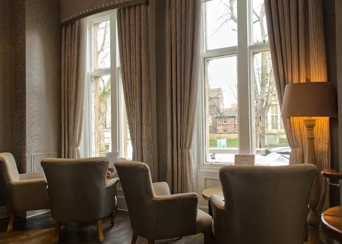 Hotel The Dean Court York