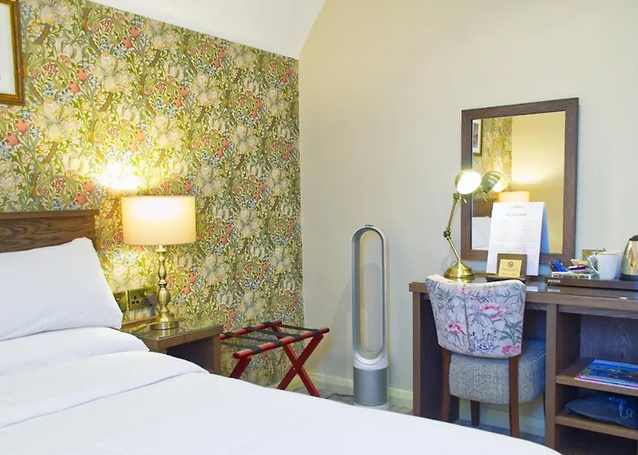 Hotel The Dean Court 4*