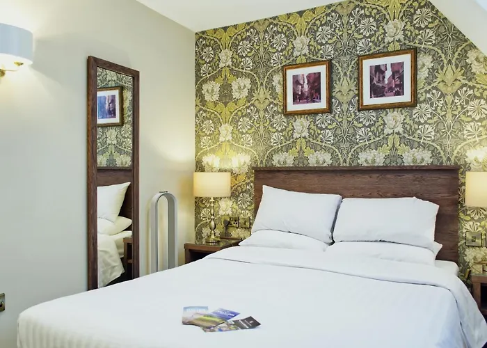 The Dean Court 4* York