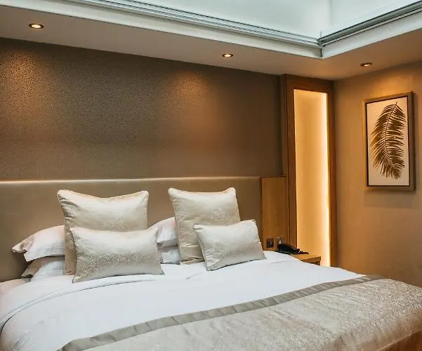 Hotel The Dean Court