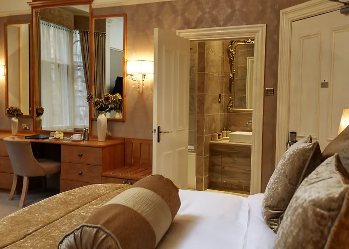 The Dean Court 4* York