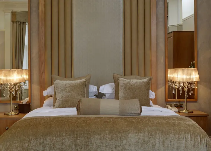 Hotel The Dean Court 4*