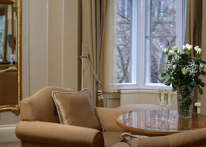 The Dean Court Hotel 4*