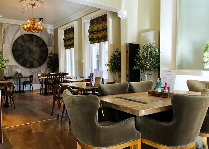 Hotel The Dean Court