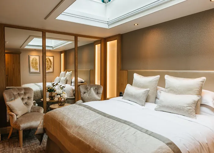 Hotel The Dean Court 4*