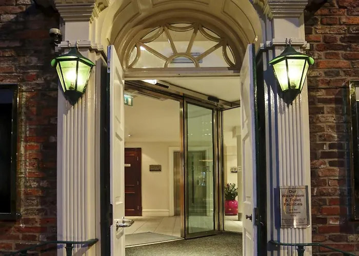 The Dean Court 4* York