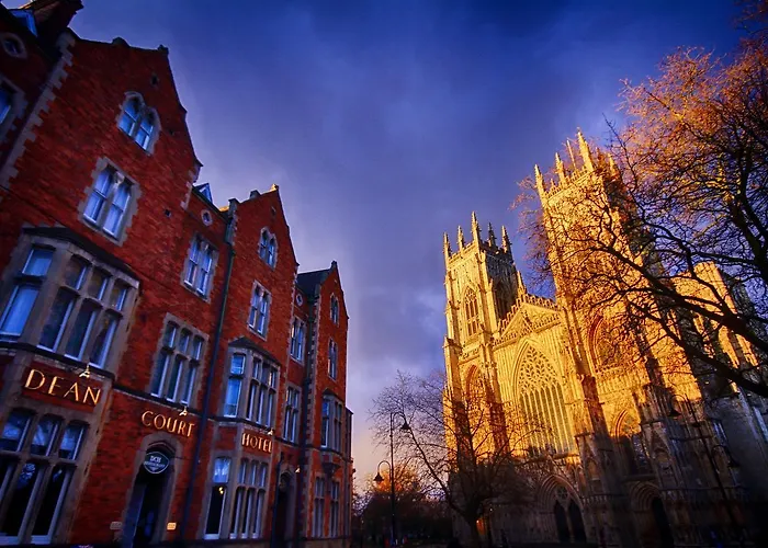 Hotel The Dean Court York