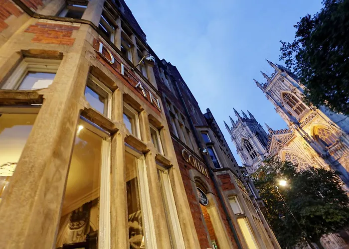 Hotel The Dean Court