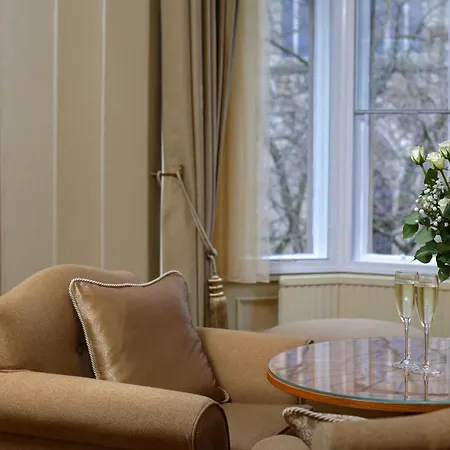 The Dean Court Hotel 4*