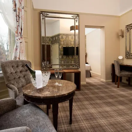 Hotel The Dean Court York