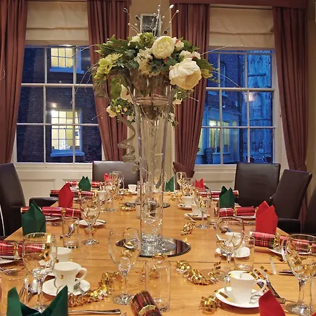 The Dean Court 4*