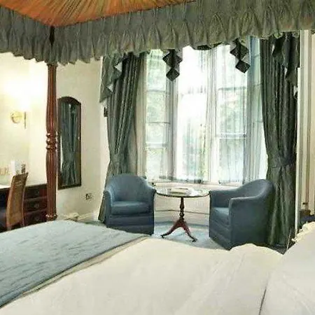 Hotel The Dean Court